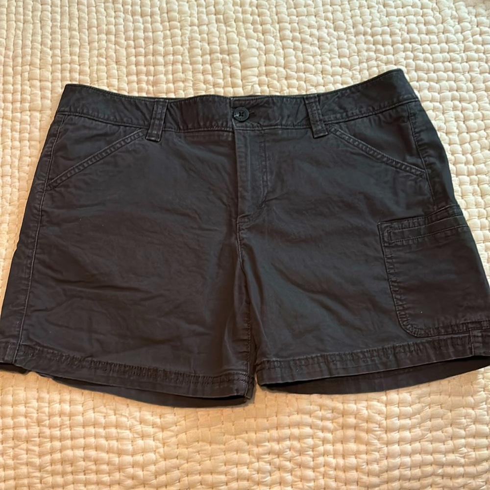 Eddie Bauer Navy Pocket Shorts.